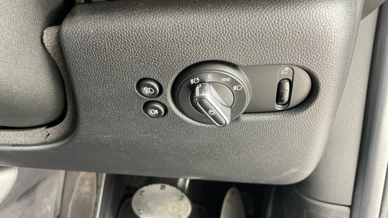 MINI Hatchback 135kW Cooper S Level 3 33kWh 3dr Auto Electric Hatchback